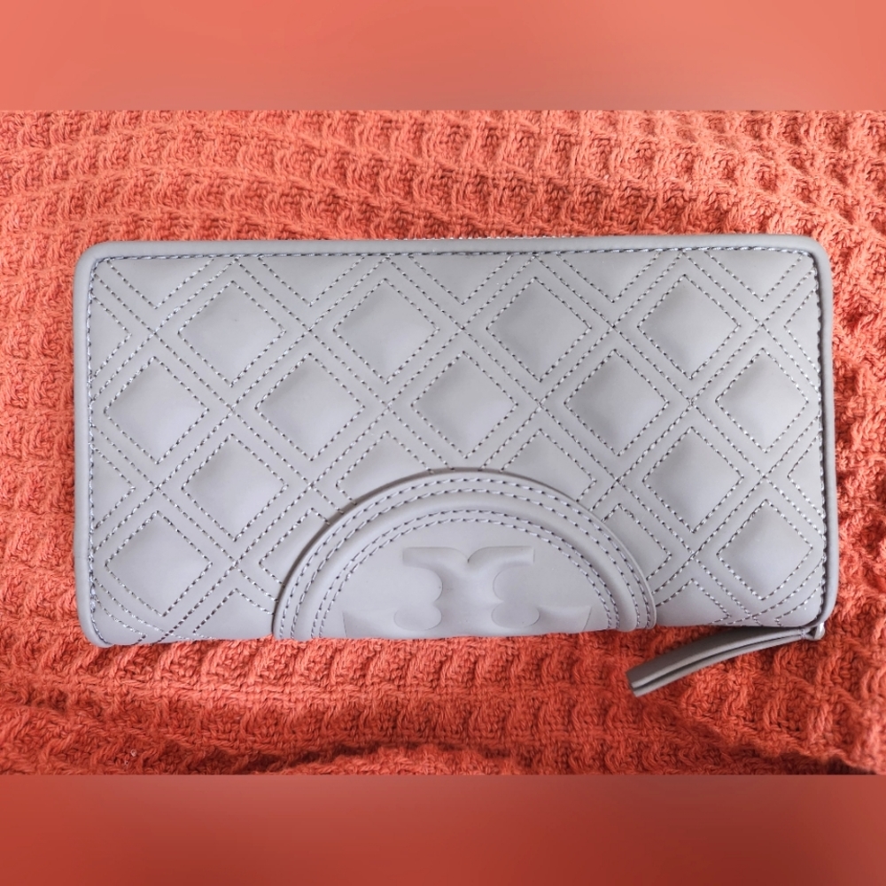 Tory Burch zipper wallet